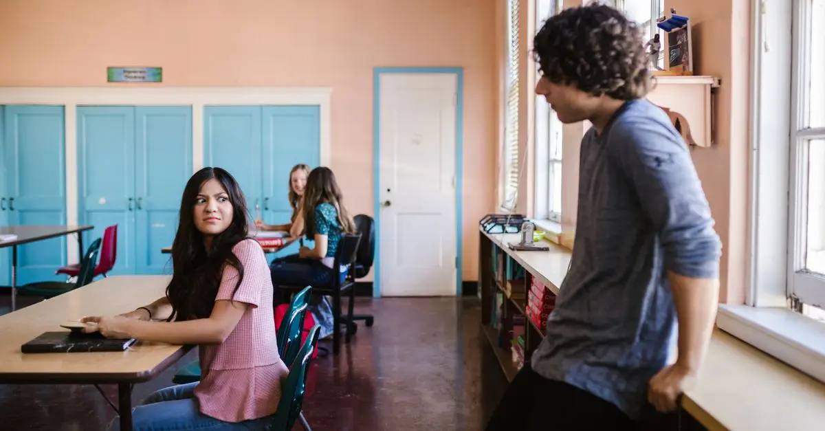 Redes sociales en la educación: oportunidades y riesgos