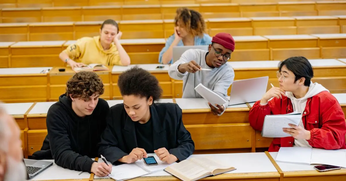 Cómo seleccionar la mejor plataforma educativa para tus necesidades
